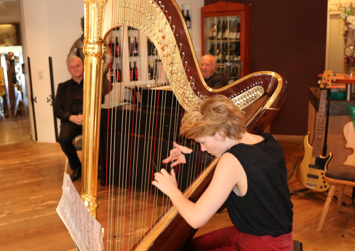 img_8758__1_.jpg img_8758__1_.jpg