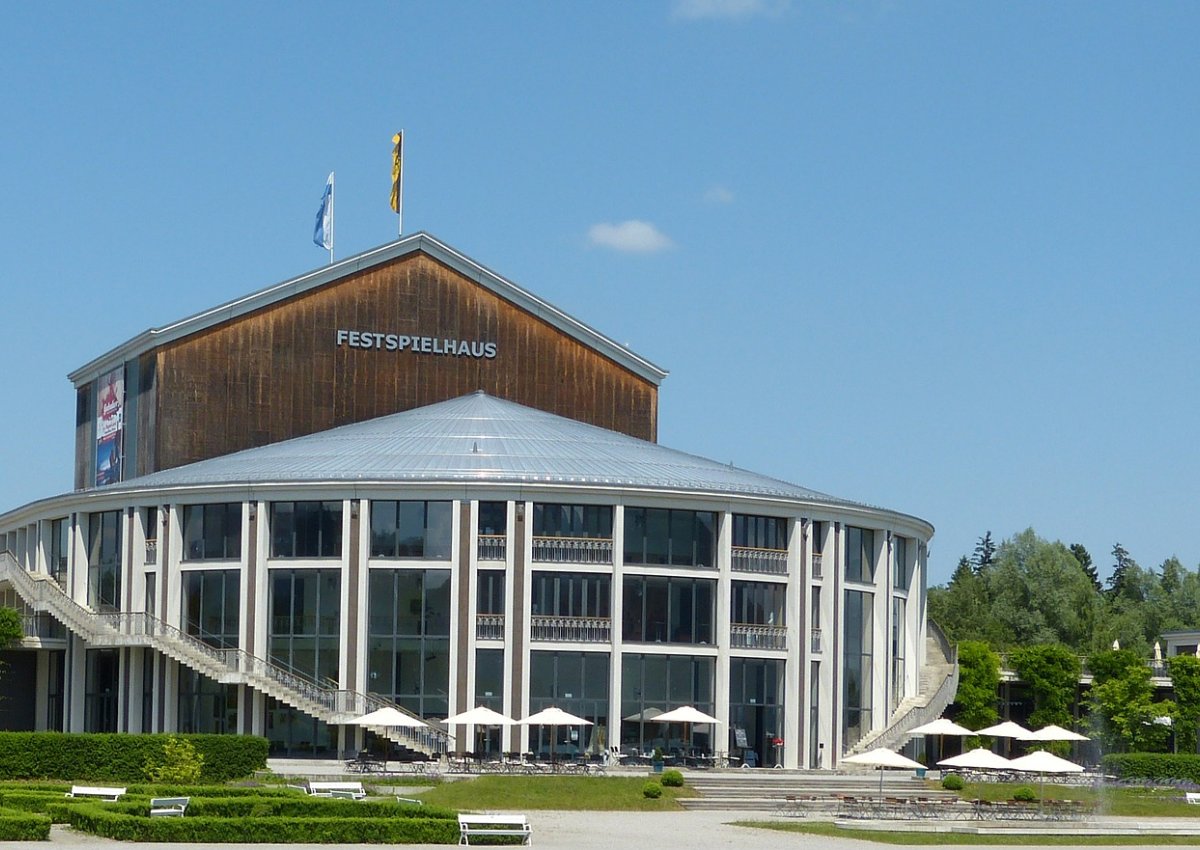 louis-festspielhaus-fussen-2614023_1920.jpg